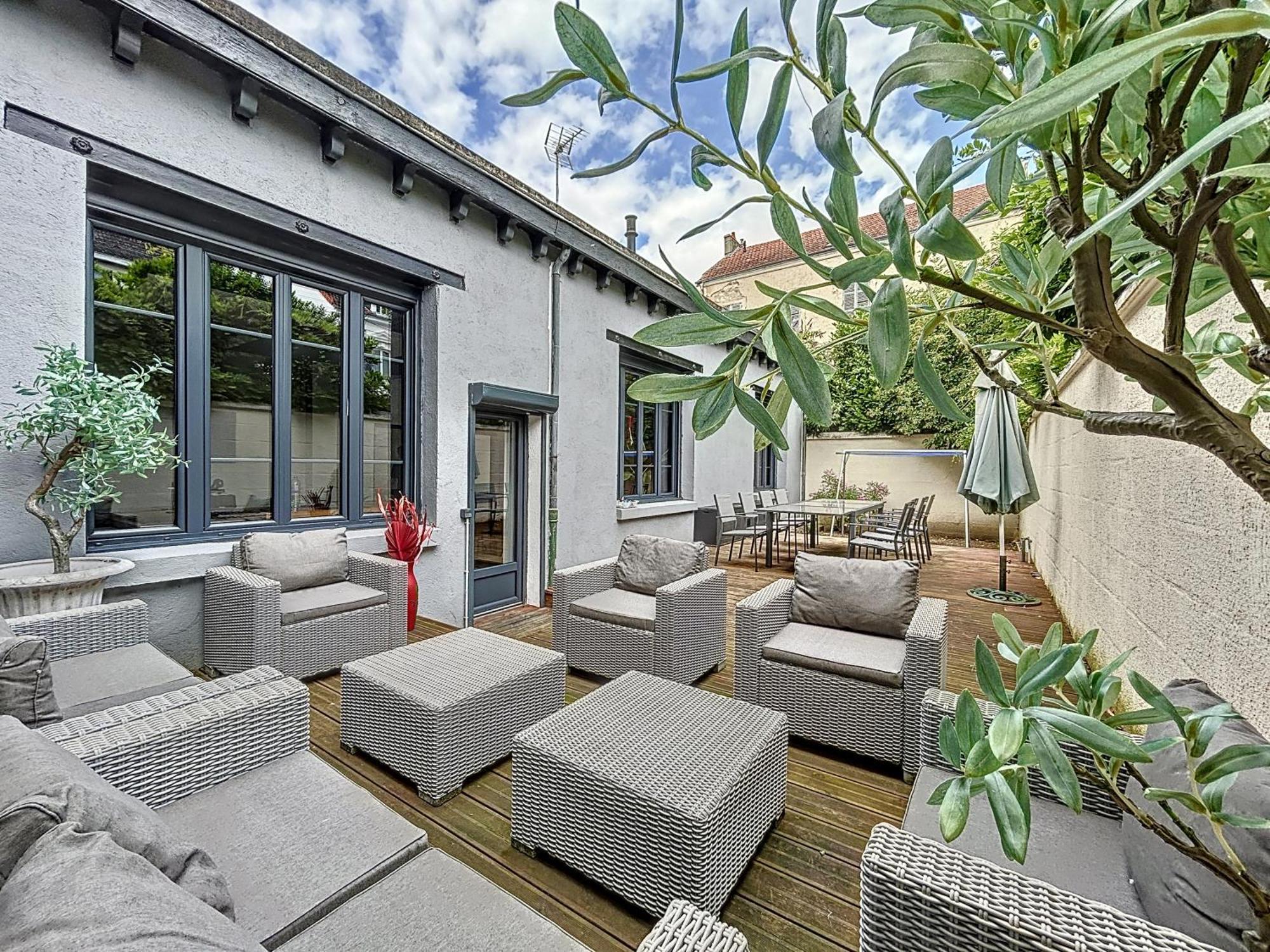 Loft Terrasse Avec Spa Proche Centre Historique Montluçon Exterior foto